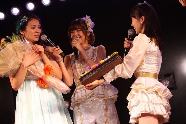 2期生が集結した秋元才加最後の劇場公演の模様