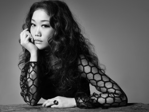 『すべては君に逢えたから』の劇中歌は、JUJUが女性目線で男性を支えようと優しく語りかける