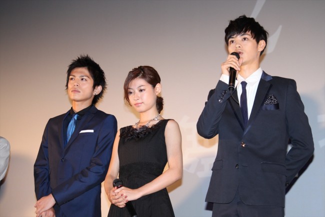 『貞子3D2』初日舞台挨拶に登場した（左から）山本裕典、瀧本美織、瀬戸康史