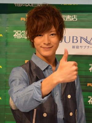 初写真集『しおのもと。』 発売イベントを行った、塩野瑛久