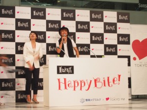 ラジオ番組「重ねドルチェ presents Happy Bite！」の公開収録に参加した鈴木奈々とJOY