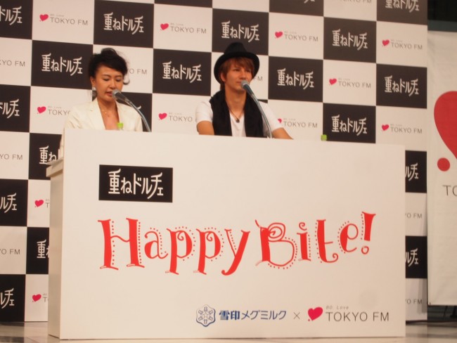 ラジオ番組「重ねドルチェ presents Happy Bite！」の公開収録に参加した鈴木奈々とJOY