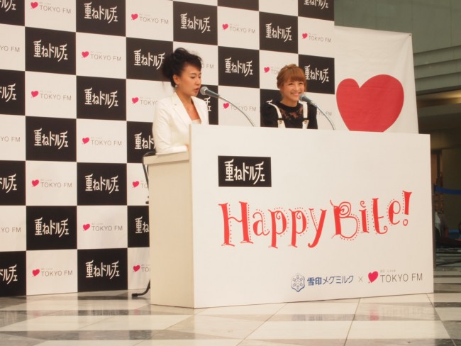 ラジオ番組「重ねドルチェ presents Happy Bite！」の公開収録に参加した鈴木奈々とJOY