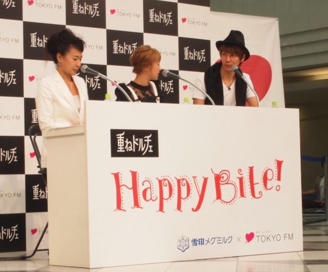 ラジオ番組「重ねドルチェ presents Happy Bite！」の公開収録に参加した鈴木奈々とJOY