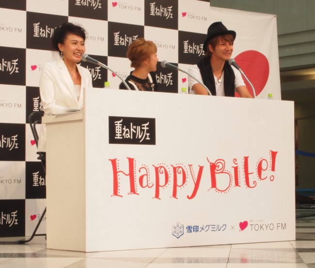 ラジオ番組「重ねドルチェ presents Happy Bite！」の公開収録に参加した鈴木奈々とJOY