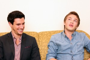 『フォーリング スカイズ』ドリュー・ロイ＆コナー・ジェサップ