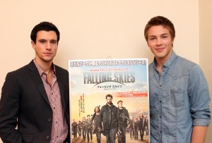 『フォーリング スカイズ』ドリュー・ロイ＆コナー・ジェサップ