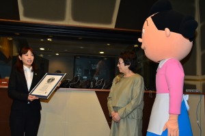 『サザエさん』ギネス世界記録認定式に出席したサザエ役の声優・加藤みどり