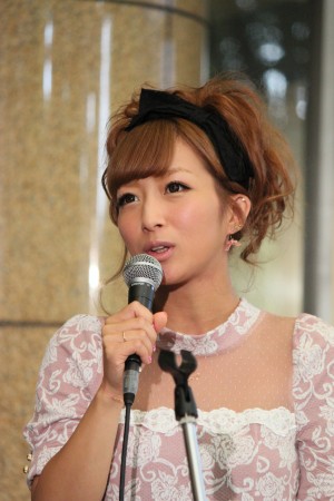 辻希美、「光のイリュージョン 『魔法の美術館』 ～Art in Wonderland～」内覧会・開会式にて