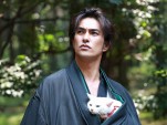 人は斬れるが猫は斬れない浪人を演じる北村一輝