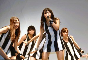 3作連続1位を獲得しファンから祝福を受けたモーニング娘。