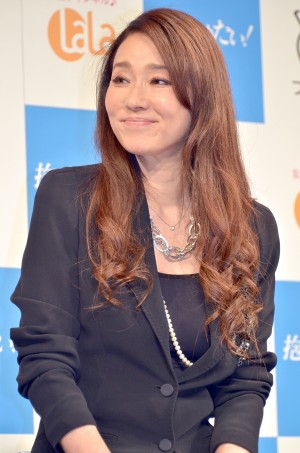 浅野ゆう子、『抱きしめたい！Forever』完成披露試写会にて