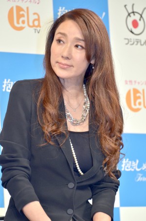 浅野ゆう子、『抱きしめたい！Forever』完成披露試写会にて