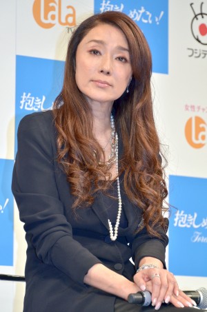 浅野ゆう子、『抱きしめたい！Forever』完成披露試写会にて