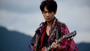 話題の俳優・綾野剛の知られざる素顔と魅力が満載！