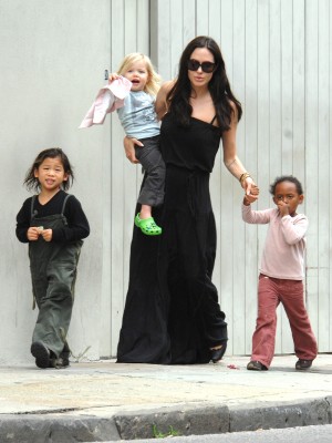 パックス、ザハラ、シャイロ、アンジー（2008年10月）