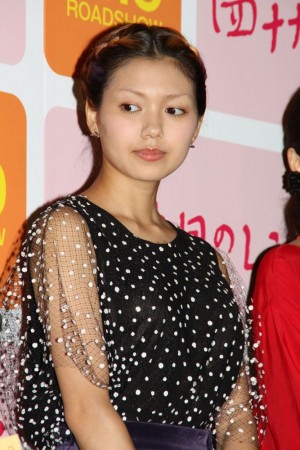 『四十九日のレシピ』完成披露舞台挨拶に登壇した二階堂ふみ