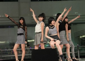 メジャーデビューイベントを行ったJuice＝Juice