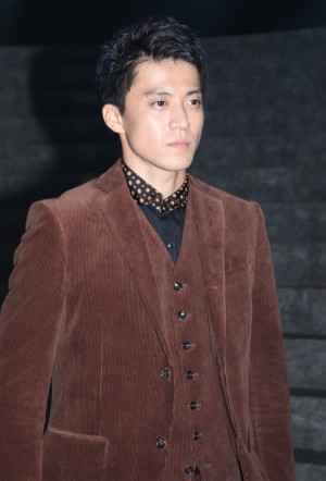 スポーツ選手の引退劇に迫るに小栗旬