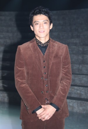 スポーツ選手の引退劇に迫るに小栗旬