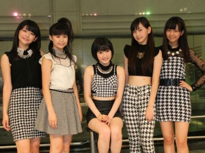 メジャーデビュー曲が初登場2位を獲得したJuice＝Juice（デビュー日に行われたイベントの模様）