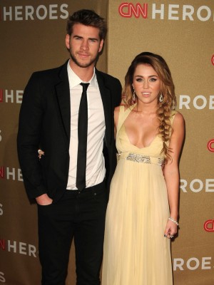 2011年12月のマイリー・サイラス＆リアム・ヘムズワース