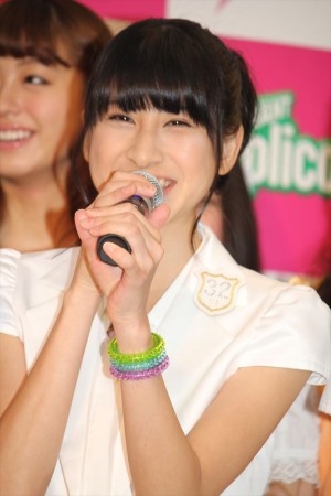 「ジャイアントカプリコ」の新CMに出演するアイドリングNEO　関谷真由