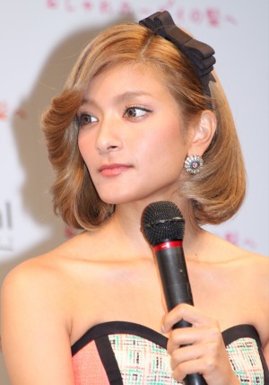 『ライフスタイルを参考にしている芸能人ランキング』でも3位に選ばれたローラ