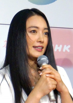 仲間由紀恵、NHK連続テレビ小説『花子とアン』出演者発表会見にて