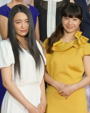 NHK連続テレビ小説『花子とアン』で友人役の吉高由里子と仲間由紀恵