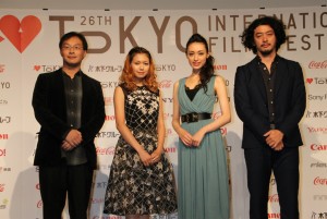 第26回東京国際映画祭（TIFF）第二回記者会見に登場した（左から）深田晃司監督、二階堂ふみ、栗山千明、榊英雄監督