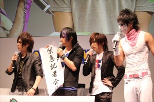 東京ゲームショウ2013で開催された『オトレンジャー』イベントに登場した、ゴールデンボンバー