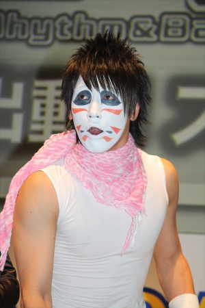 東京ゲームショウ2013で開催された『オトレンジャー』イベントに登場した、ゴールデンボンバー