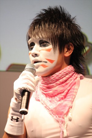 東京ゲームショウ2013で開催された『オトレンジャー』イベントに登場した、ゴールデンボンバー