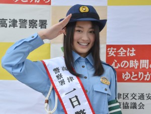 憧れの制服に「夢みたい！」と喜びを語った、吉本実憂