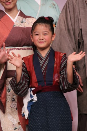 『おしん』完成披露会見に登場した濱田ここね