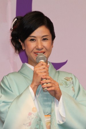 『おしん』完成披露会見に登場した小林綾子