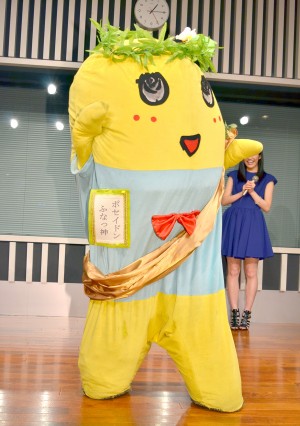 『パーシー・ジャクソンとオリンポスの神々：魔の海』アフレコ会見に出席した、渡辺麻友とふなっしー