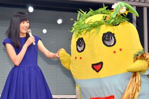 『パーシー・ジャクソンとオリンポスの神々：魔の海』アフレコ会見に出席した、渡辺麻友とふなっしー