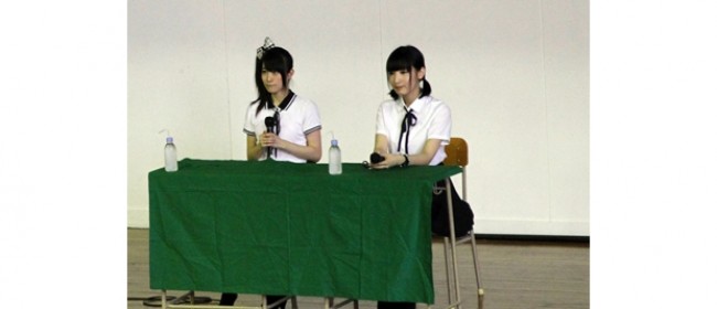 『のんのんびより』先行上映会に登壇した村川梨衣（左）と佐倉綾音（右）