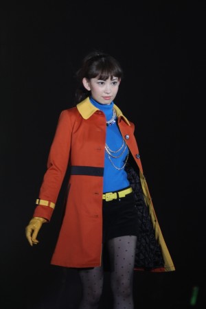 トップバッターで登場した、小嶋陽菜＜GirlsAward 2013秋冬＞