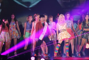 E‐girls＜GirlsAward 2013秋冬＞20130928