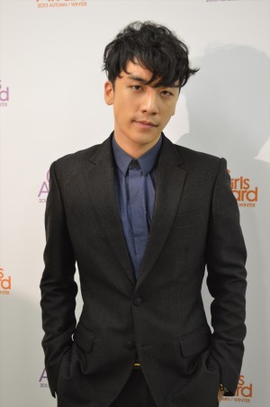 V.I（BIGBANG）＜GirlsAward 2013秋冬＞