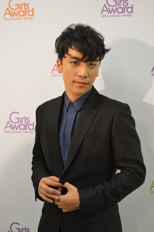 V.I（BIGBANG）＜GirlsAward 2013秋冬＞