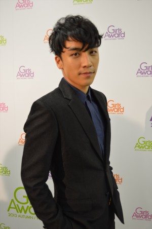 V.I（BIGBANG）＜GirlsAward 2013秋冬＞