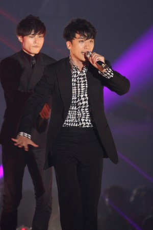 V.I（BIGBANG）ライブの様子＜GirlsAward 2013秋冬＞