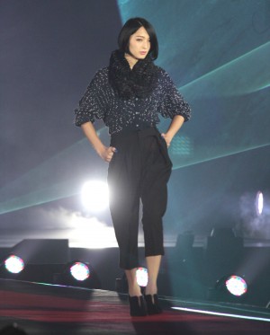 佐藤かよ＜GirlsAward 2013秋冬＞