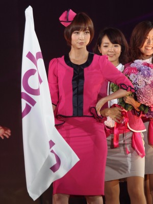 篠田麻里子、「Peach」ランウェイの様子＜GirlsAward 2013秋冬＞