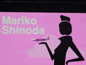 篠田麻里子、「Peach」ランウェイの様子＜GirlsAward 2013秋冬＞