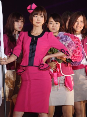 篠田麻里子、「Peach」ランウェイの様子＜GirlsAward 2013秋冬＞